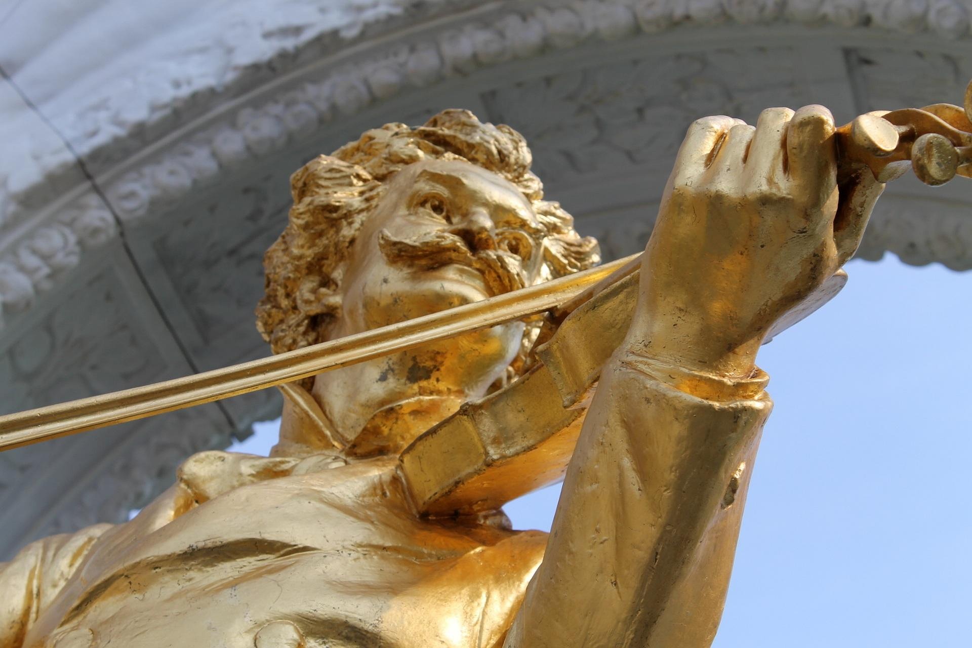4666192-johann-strauss-2110734_1920